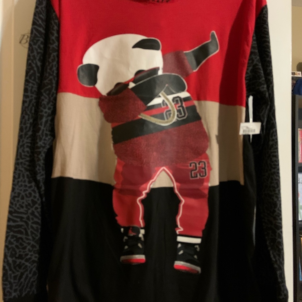 - Young men’s long sleeve hoodie size L
